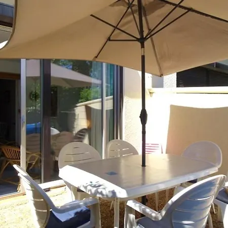 Apartment Renove 4 Pers A 500m De La Avec Piscine, Tennis Et Jardinet Privatif - Fr-1-776-58